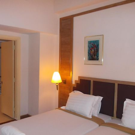 Everly Serviced Apartment Malacca Exterior foto